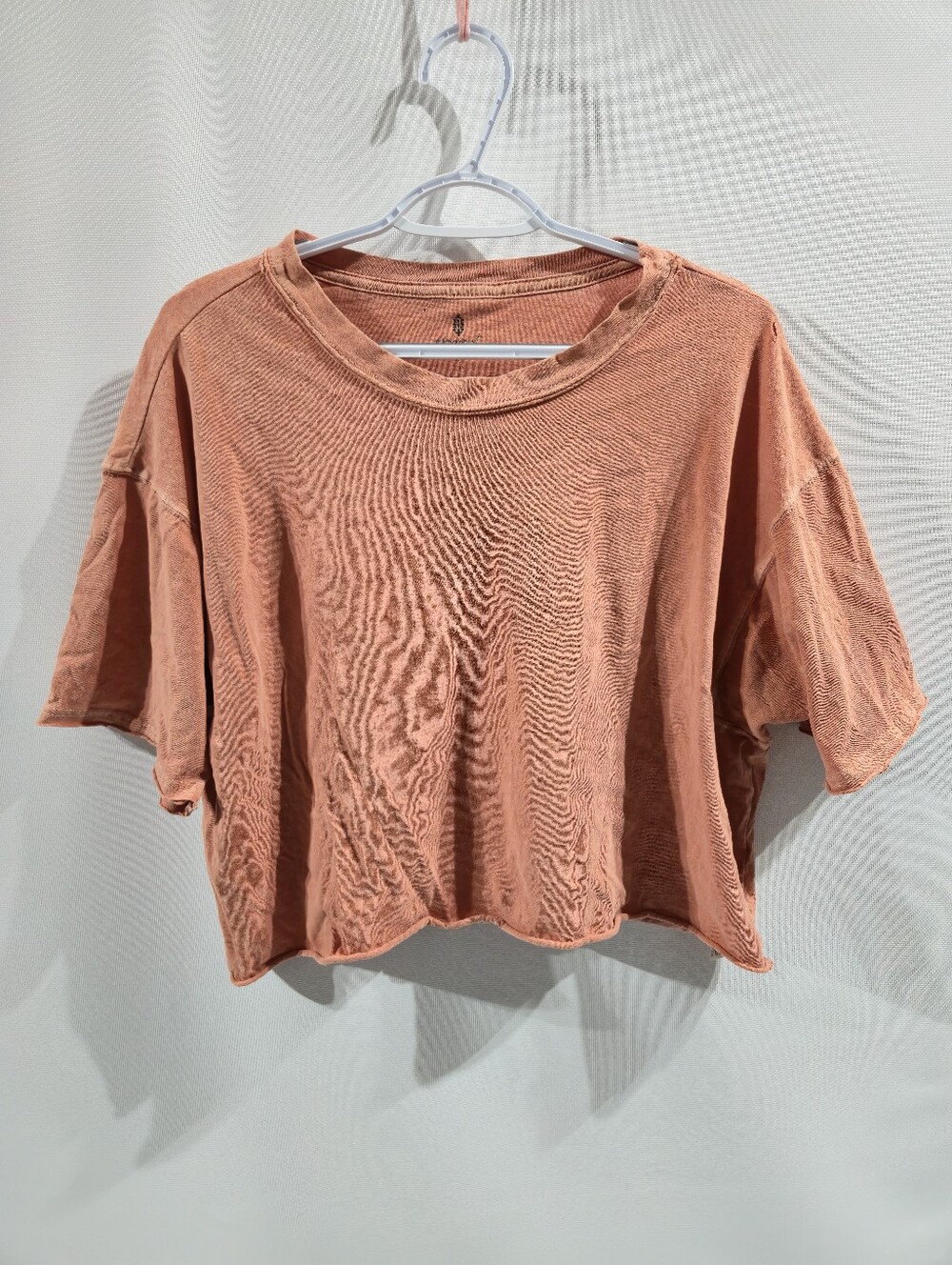 Free People Movement cropped boxy activewear t-shirt. Sz Small